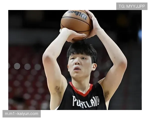 杨瀚森速率提升明显,持球反击次数增加优化进攻选择 杨瀚森速率提升明显,持球反击次数增加优化进攻选择